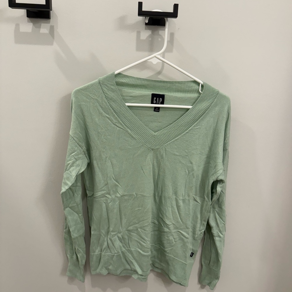 GAP Women's Light Green V-Neck Sweatshirt